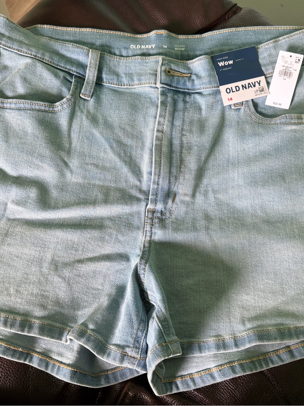 New with tags Old Navy Light Wash Women’s Denim Shorts